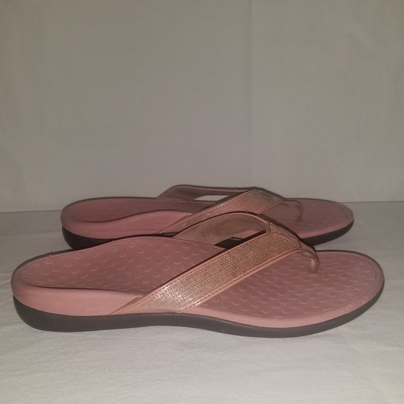 vionic pink flip flops